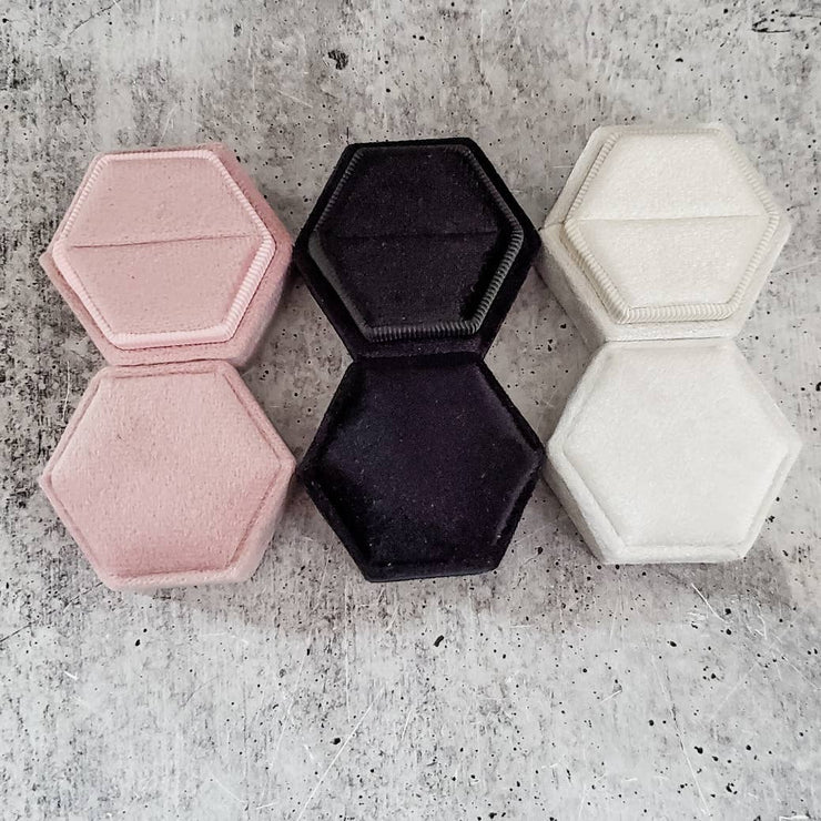 Velvet Ring Box: Black