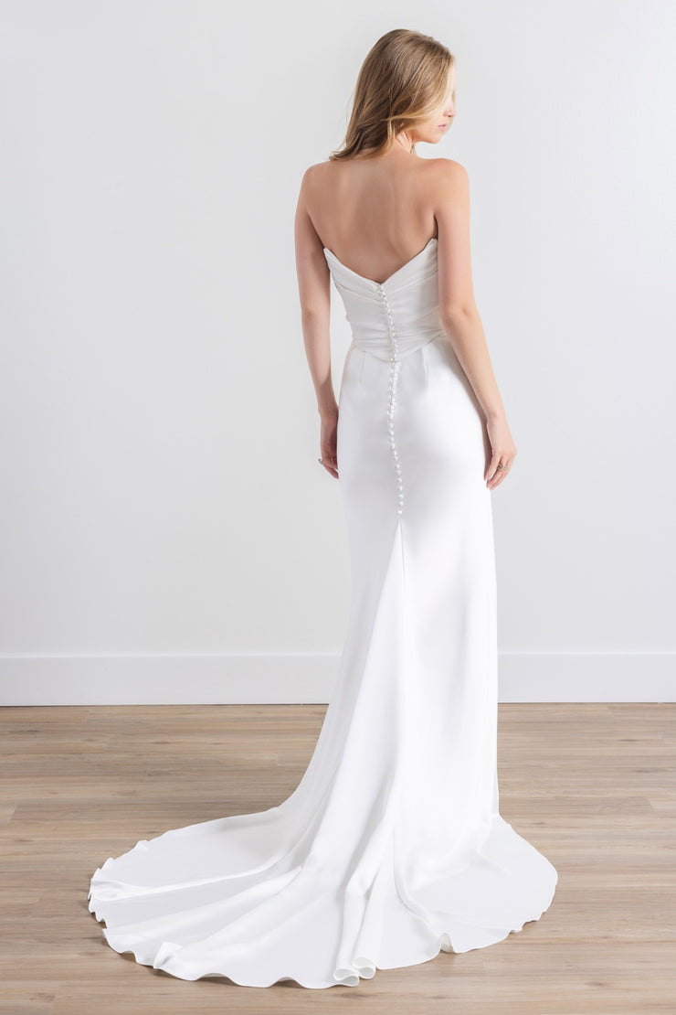 Leora | Watters