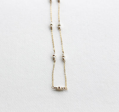 Minimal Pearl Necklace